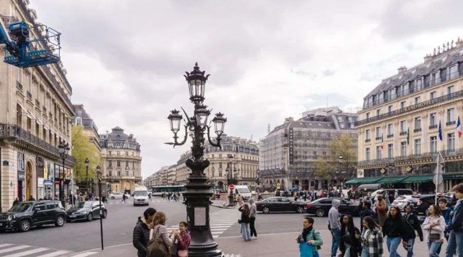 First-Time in Paris? These Hotel Locations Save Time, Money & Regret